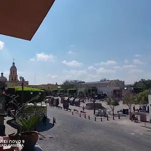 Lolita & Enri, La Mejor Ubicacion Y Vista En El Centro De Pensión